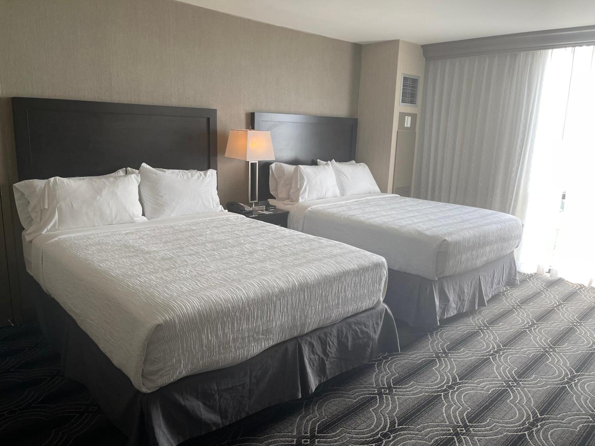 Grand Resort Hotel - Mt Laurel - Philadelphia マウント・ローレル エクステリア 写真